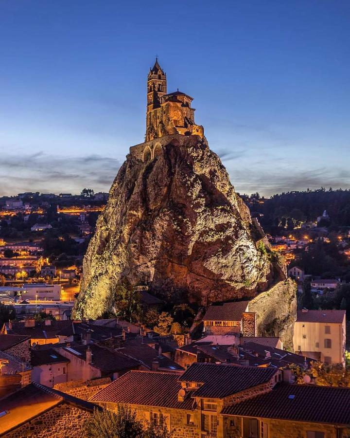 Le Puy-en-Velay Maison Au Loup - Superbe Ancien Hotel Particulier Du Xvie Siecle Au Coeur De La Vieille Ville Du Puy מראה חיצוני תמונה